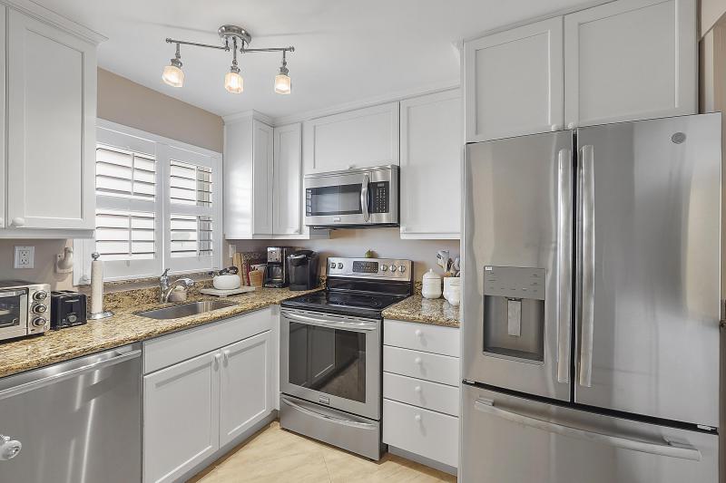  Condo & Townhome Photos