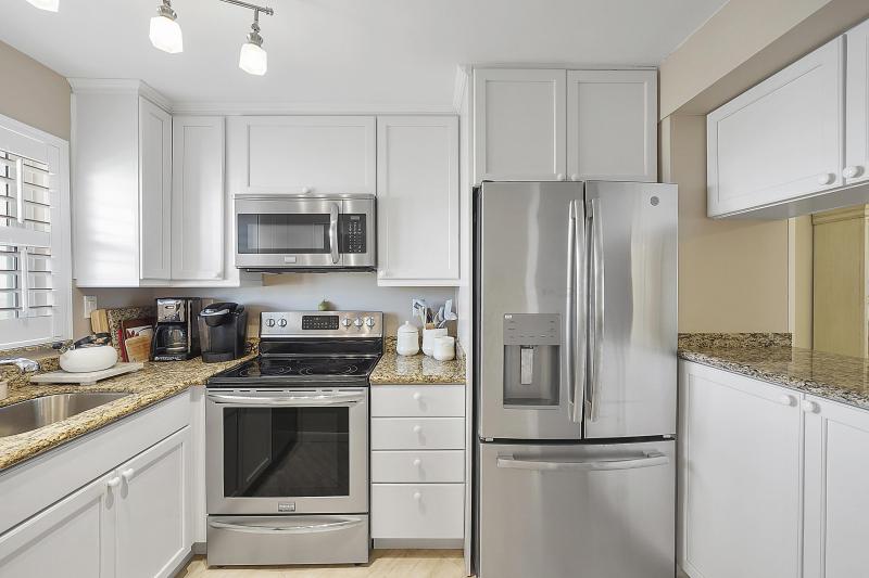  Condo & Townhome Photos