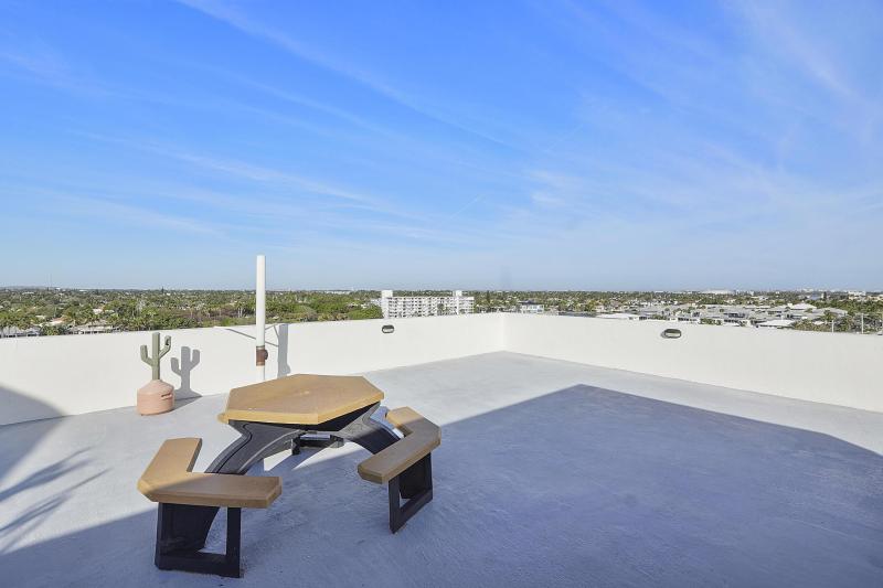  Condo & Townhome Photos