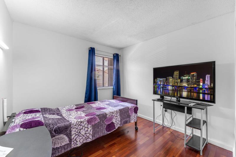 Condo & Townhome Photos