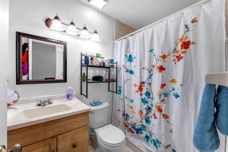  Condo & Townhome Photos