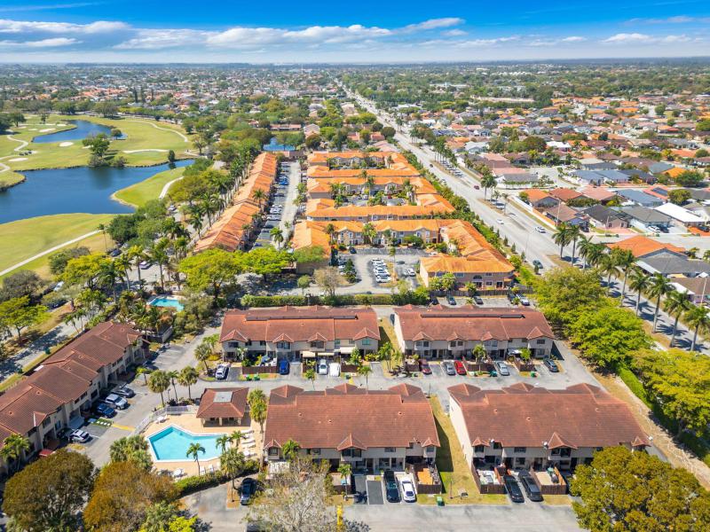  Condo & Townhome Photos