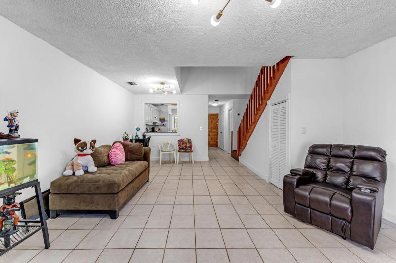  Condo & Townhome Photos