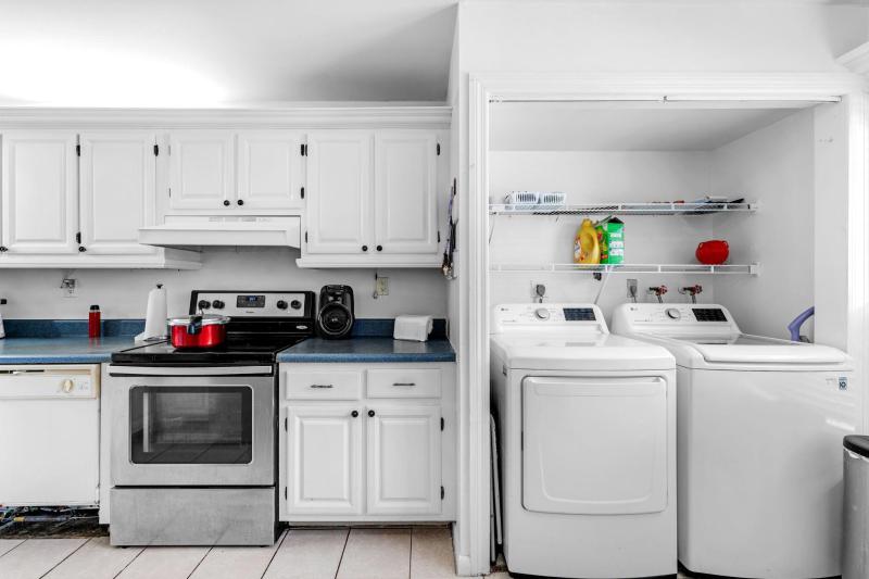  Condo & Townhome Photos