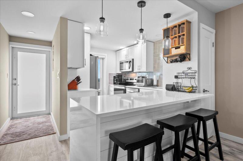  Condo & Townhome Photos