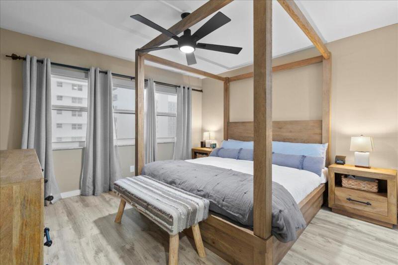  Condo & Townhome Photos