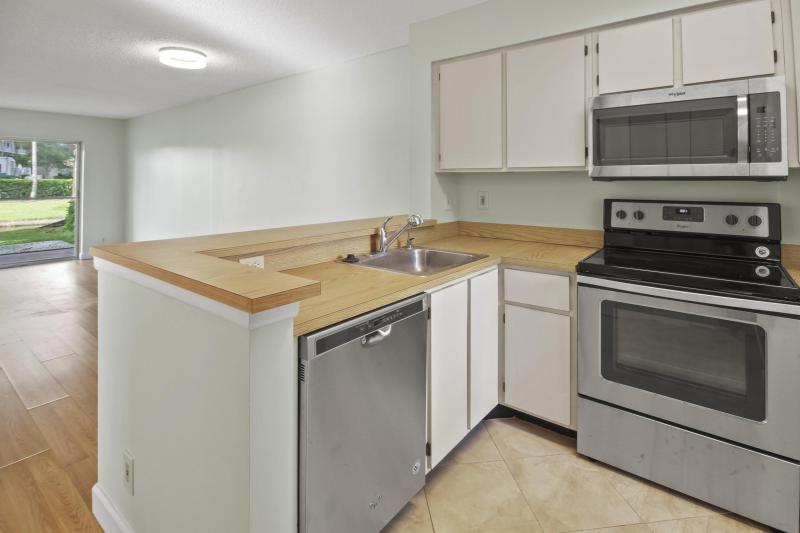  Condo & Townhome Photos