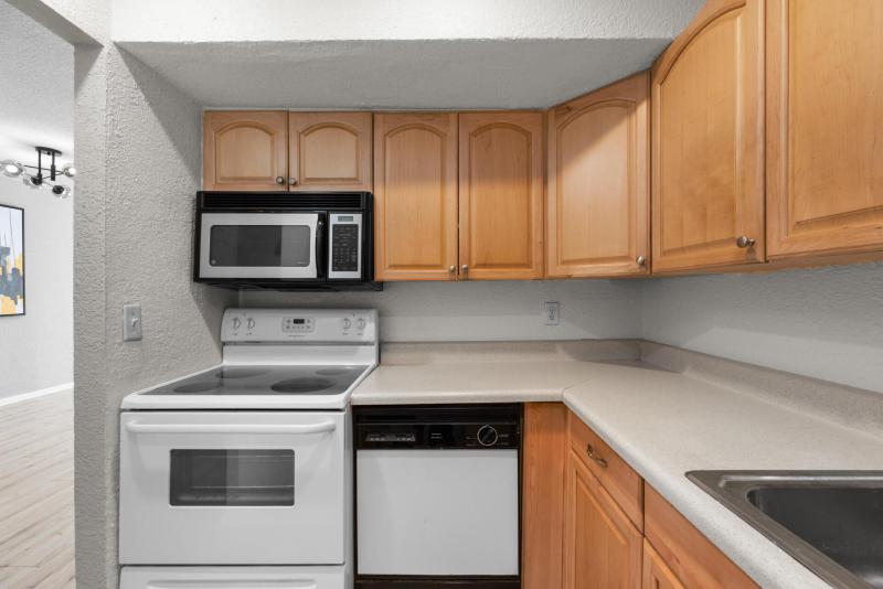  Condo & Townhome Photos
