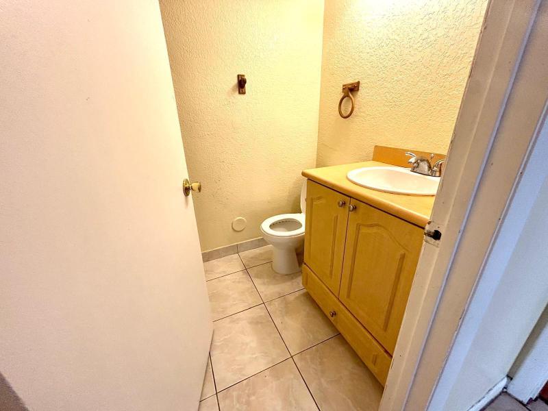  Condo & Townhome Photos