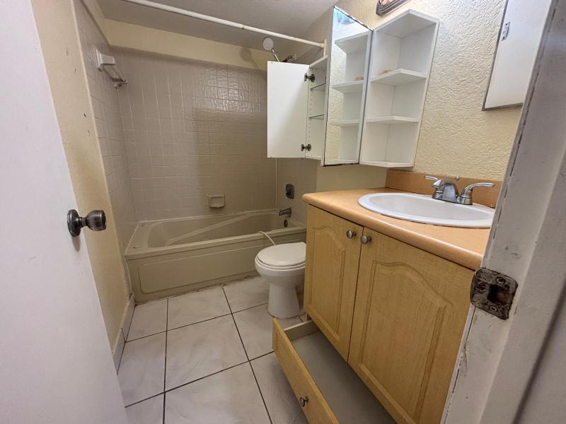  Condo & Townhome Photos