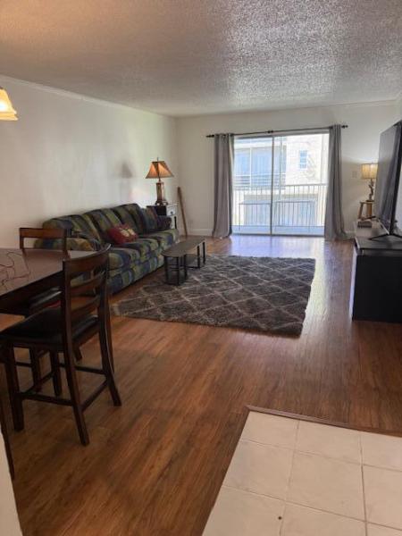  Condo & Townhome Photos