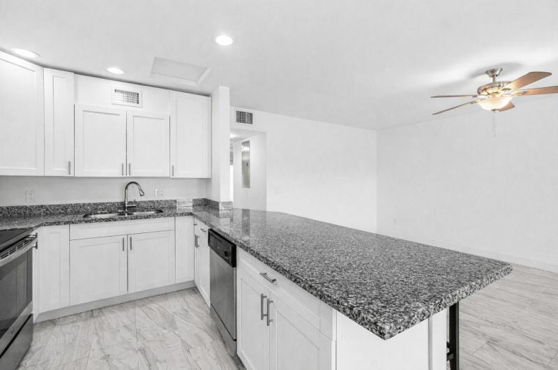  Condo & Townhome Photos