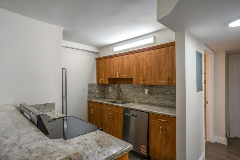  Condo & Townhome Photos