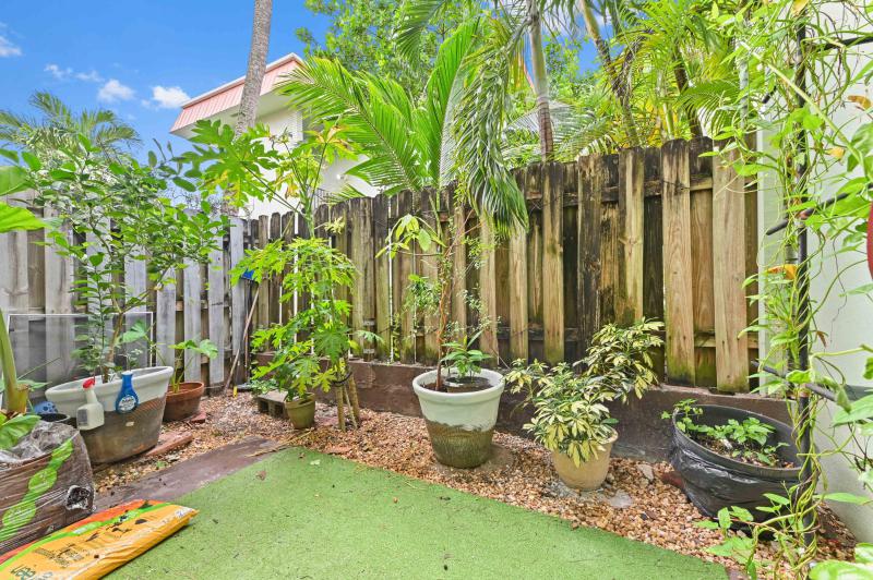  Condo & Townhome Photos