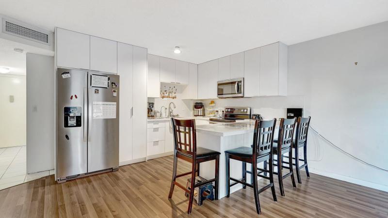  Condo & Townhome Photos