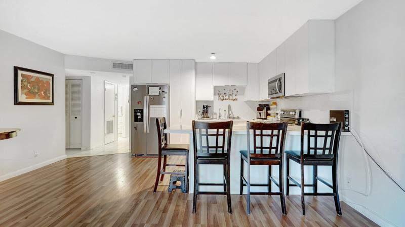  Condo & Townhome Photos