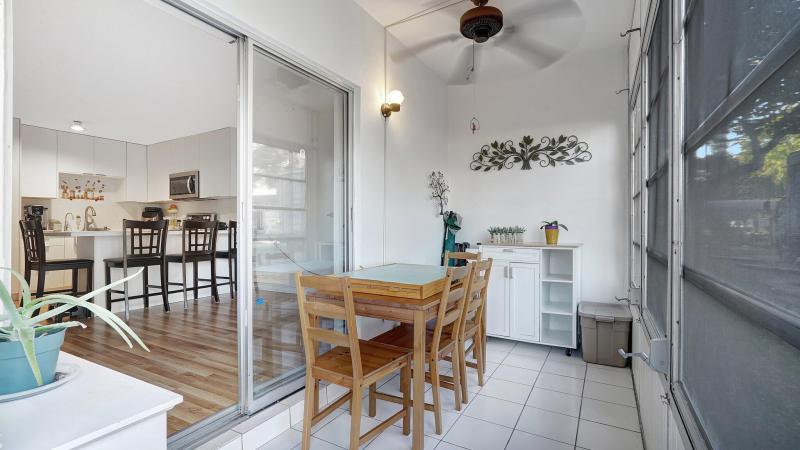  Condo & Townhome Photos