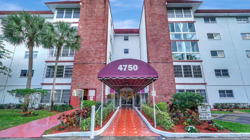  Condo & Townhome Photos
