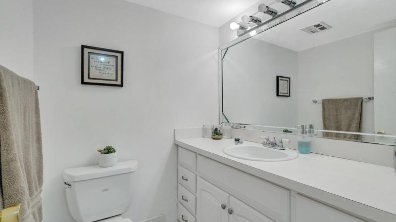  Condo & Townhome Photos