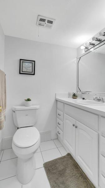  Condo & Townhome Photos
