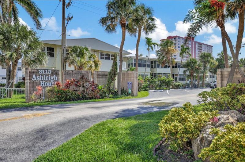 Condo & Townhome Photos