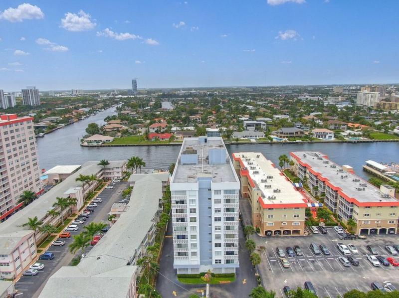  Condo & Townhome Photos