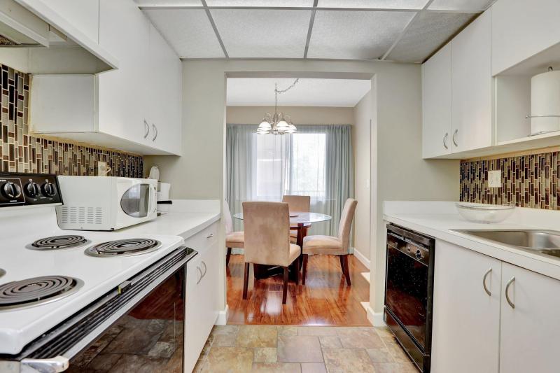  Condo & Townhome Photos