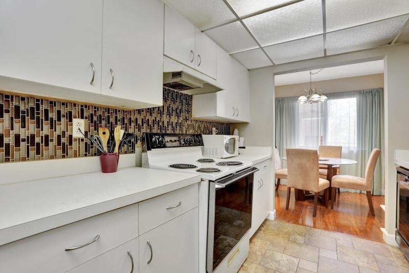  Condo & Townhome Photos