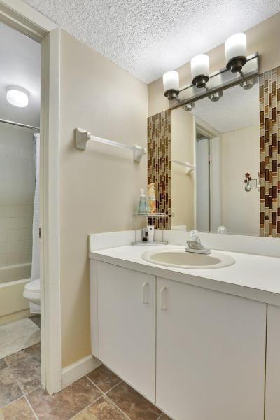  Condo & Townhome Photos