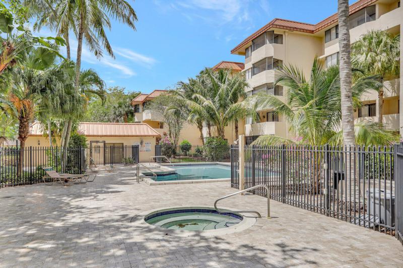  Condo & Townhome Photos