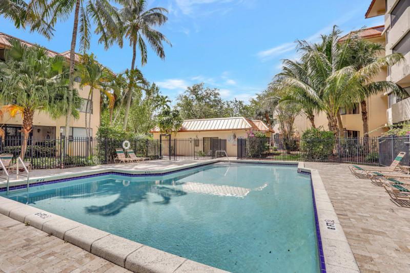  Condo & Townhome Photos