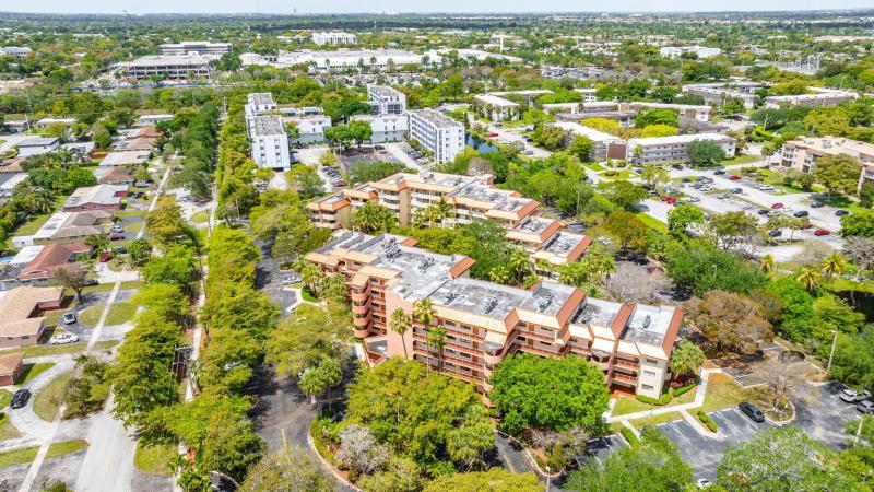  Condo & Townhome Photos