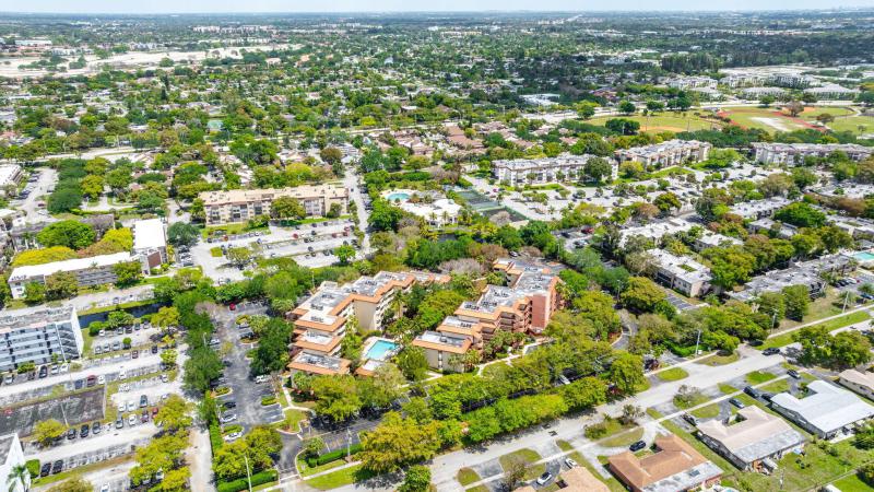  Condo & Townhome Photos