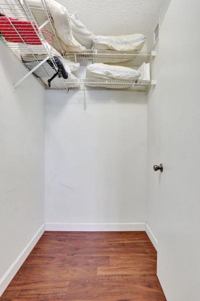  Condo & Townhome Photos