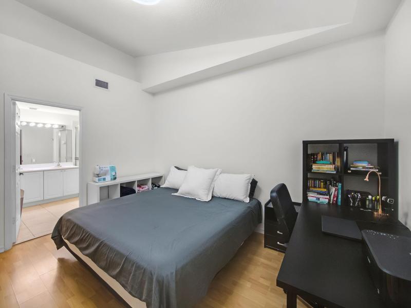 Condo & Townhome Photos