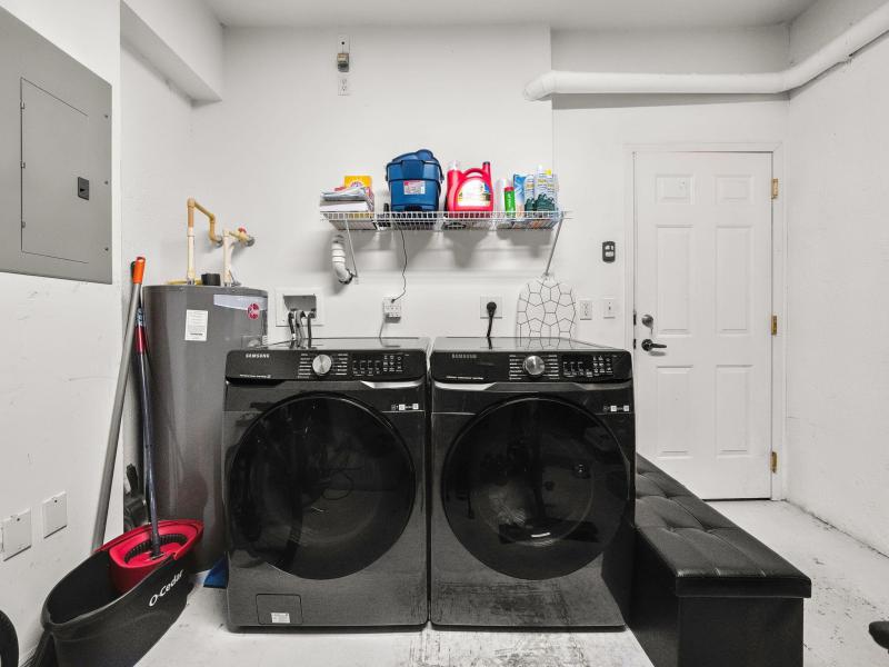  Condo & Townhome Photos