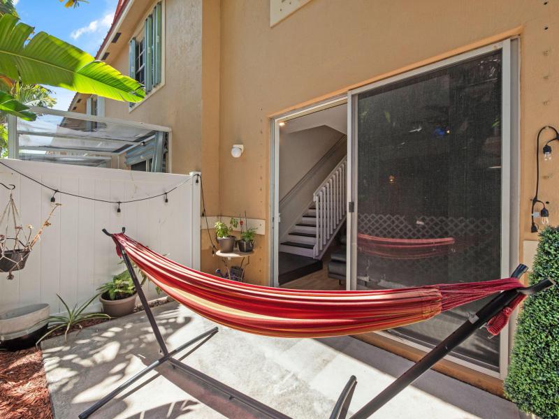  Condo & Townhome Photos