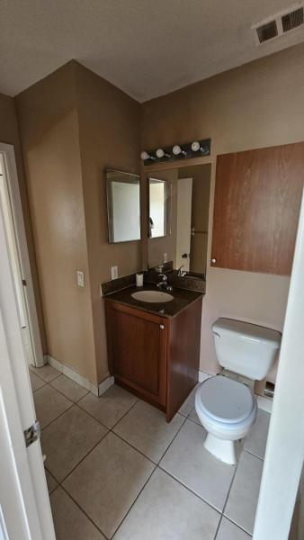  Condo & Townhome Photos