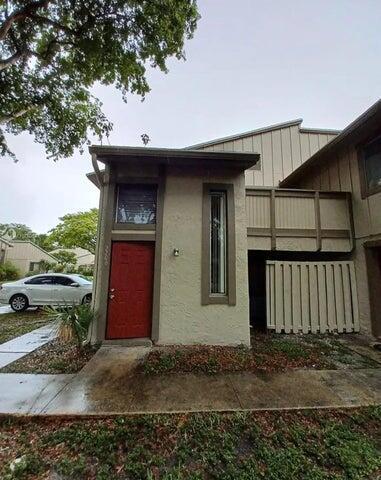  Condo & Townhome Photos