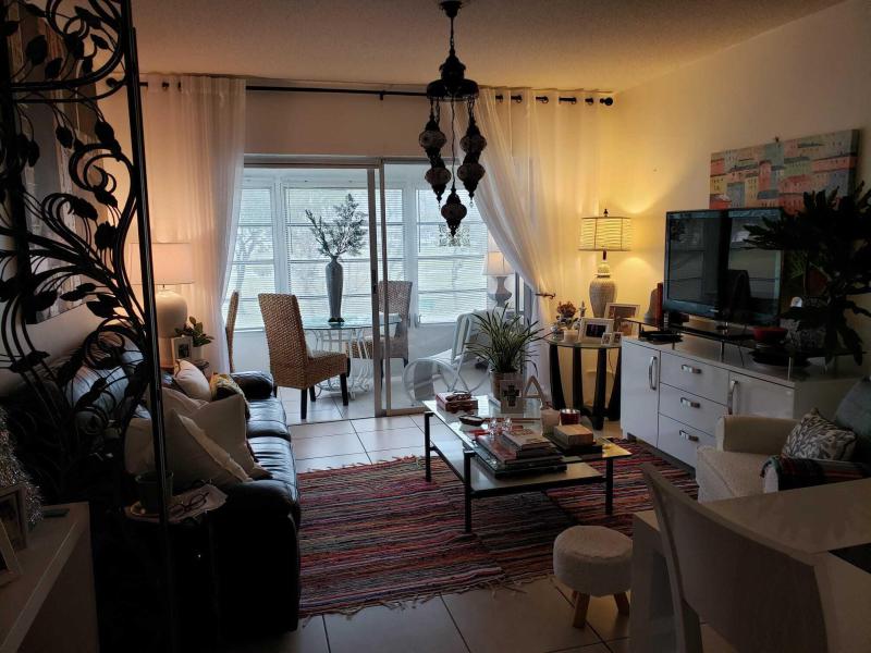  Condo & Townhome Photos