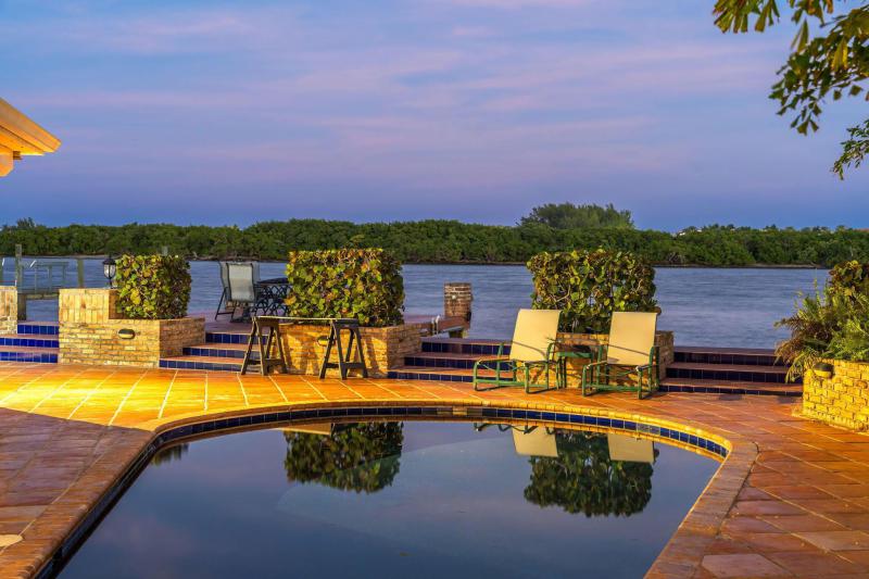  Single Family Homes Photo 12:  West Palm Beach,  FL 33405