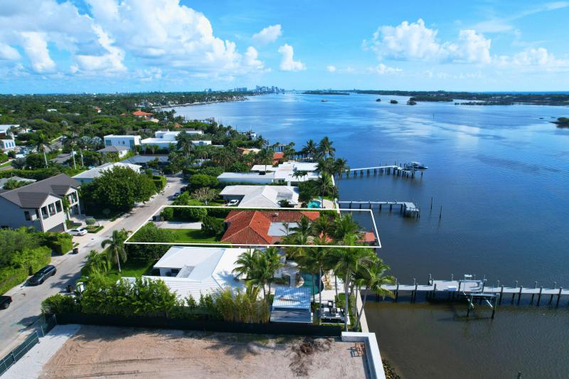  Single Family Homes Photo 5:  West Palm Beach,  FL 33405