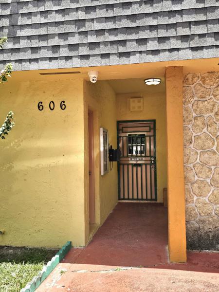  Condo & Townhome Photos