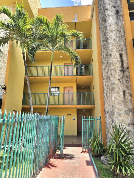  Condo & Townhome Photos