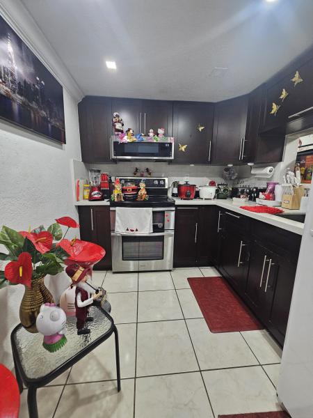  Condo & Townhome Photos