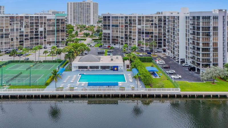  Condo & Townhome Photos