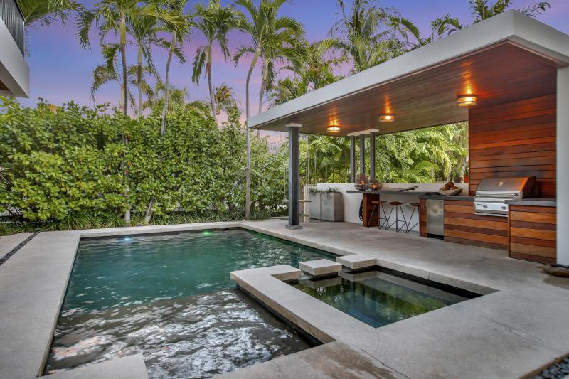  Single Family Homes Photo 10:  Pompano Beach,  FL 33062