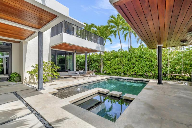  Single Family Homes Photo 12:  Pompano Beach,  FL 33062