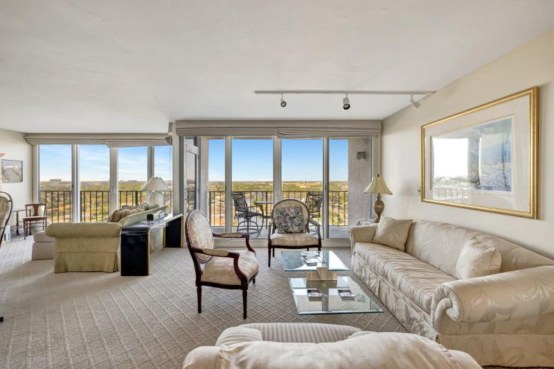  Condo & Townhome Photos