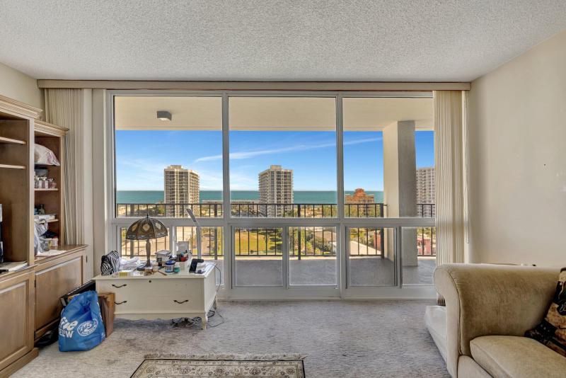  Condo & Townhome Photos